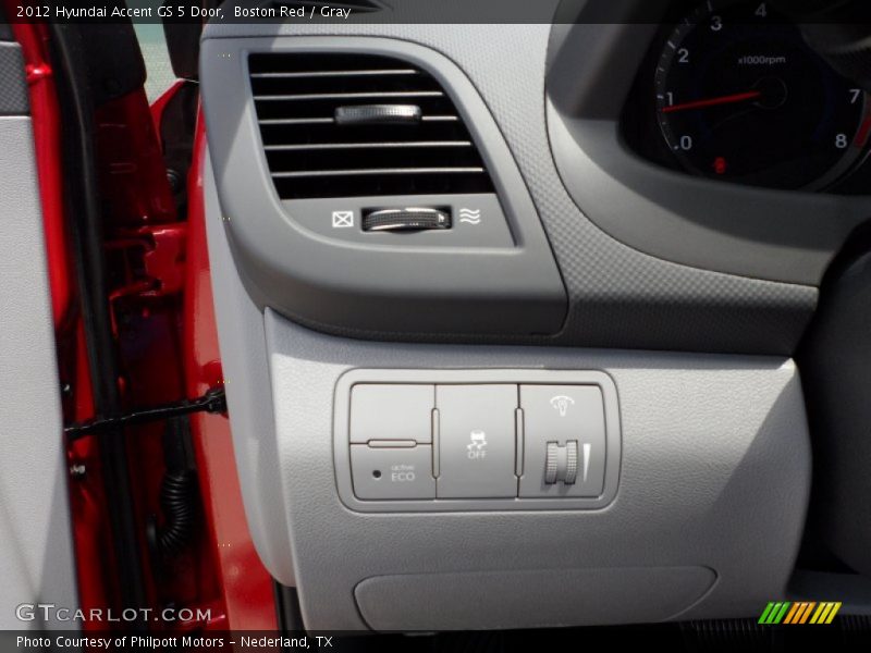 Controls of 2012 Accent GS 5 Door