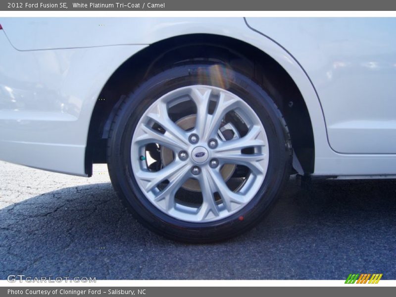 White Platinum Tri-Coat / Camel 2012 Ford Fusion SE