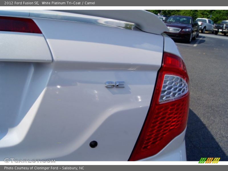 White Platinum Tri-Coat / Camel 2012 Ford Fusion SE