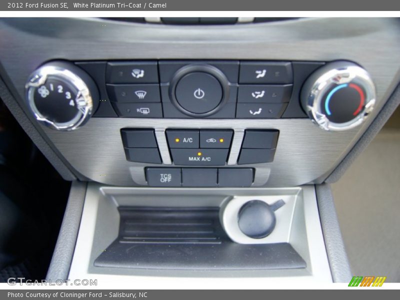 White Platinum Tri-Coat / Camel 2012 Ford Fusion SE