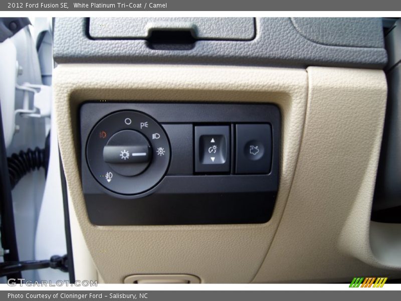 White Platinum Tri-Coat / Camel 2012 Ford Fusion SE