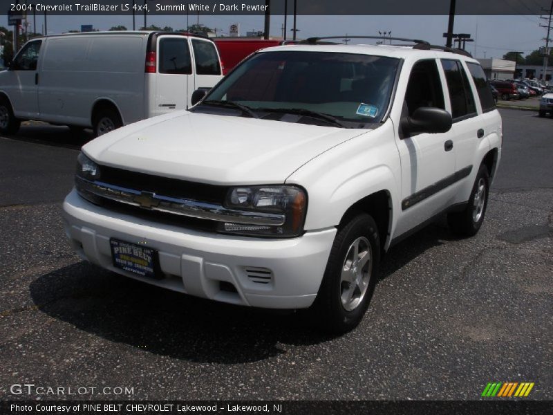Summit White / Dark Pewter 2004 Chevrolet TrailBlazer LS 4x4