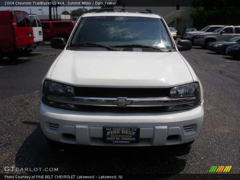 Summit White / Dark Pewter 2004 Chevrolet TrailBlazer LS 4x4