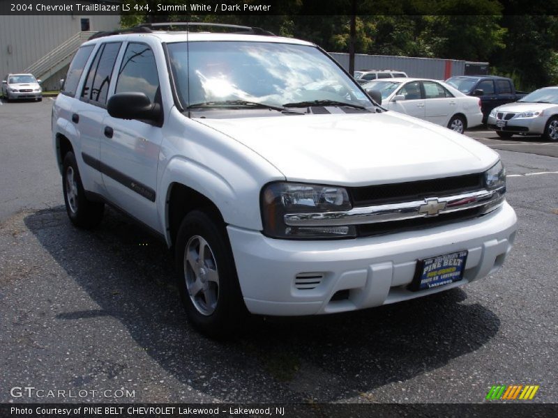 Summit White / Dark Pewter 2004 Chevrolet TrailBlazer LS 4x4