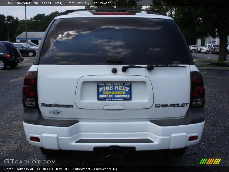 Summit White / Dark Pewter 2004 Chevrolet TrailBlazer LS 4x4