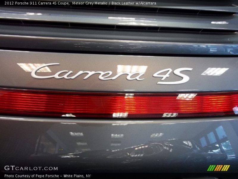  2012 911 Carrera 4S Coupe Logo