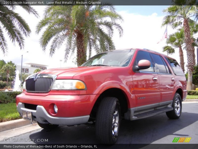 Front 3/4 View of 2001 Navigator 4x4