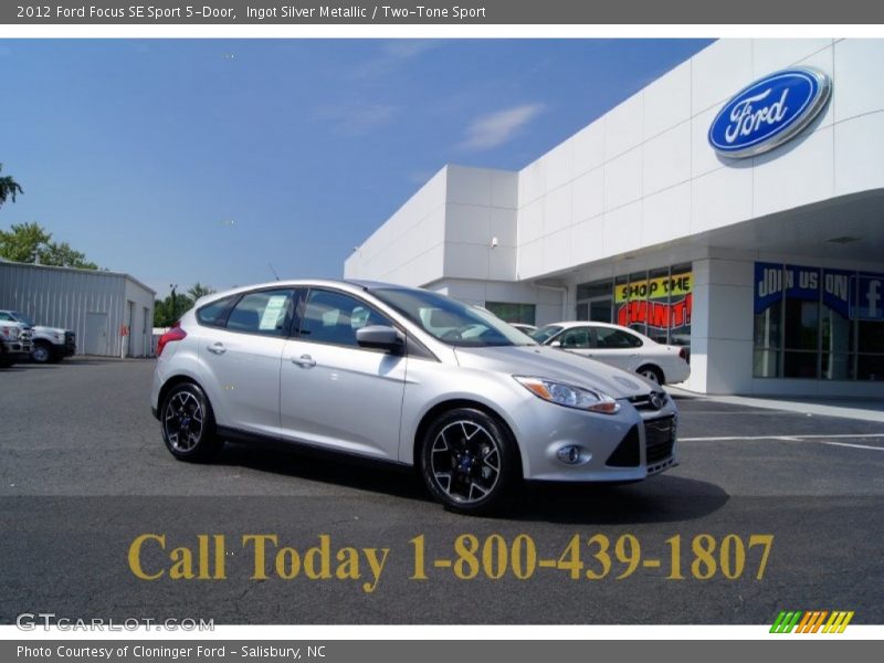Ingot Silver Metallic / Two-Tone Sport 2012 Ford Focus SE Sport 5-Door