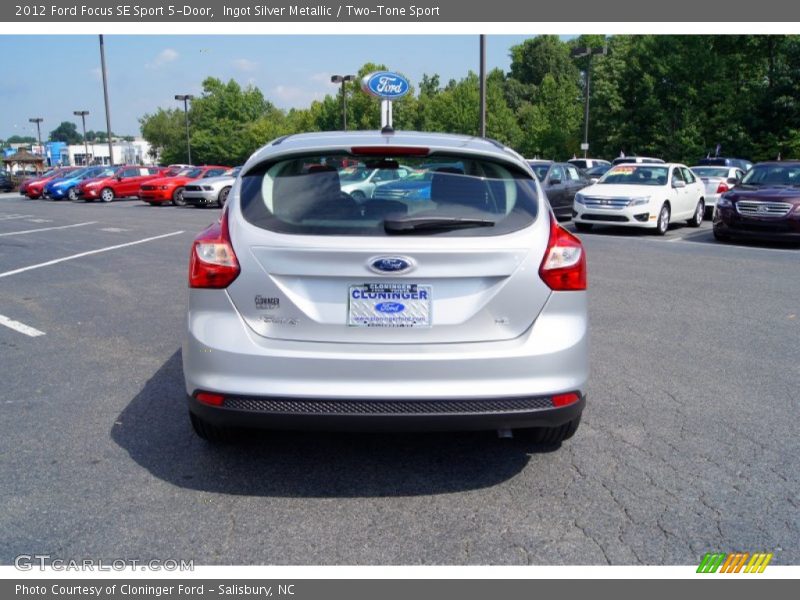 Ingot Silver Metallic / Two-Tone Sport 2012 Ford Focus SE Sport 5-Door