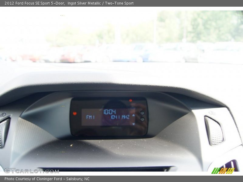 Ingot Silver Metallic / Two-Tone Sport 2012 Ford Focus SE Sport 5-Door