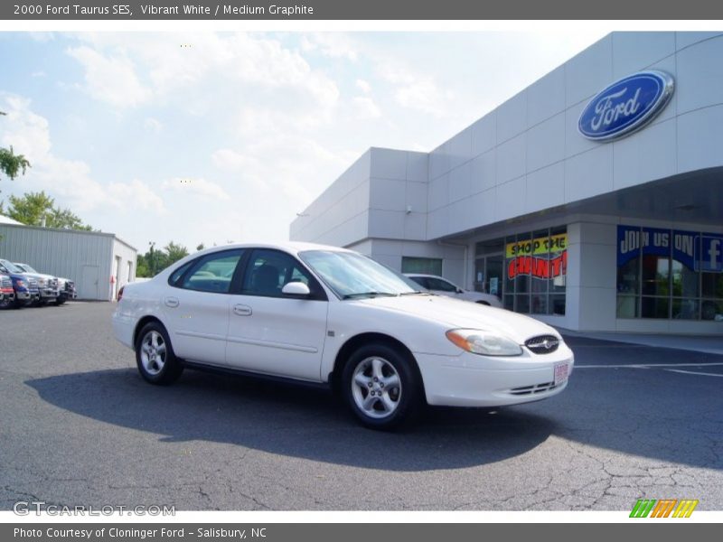 Vibrant White / Medium Graphite 2000 Ford Taurus SES