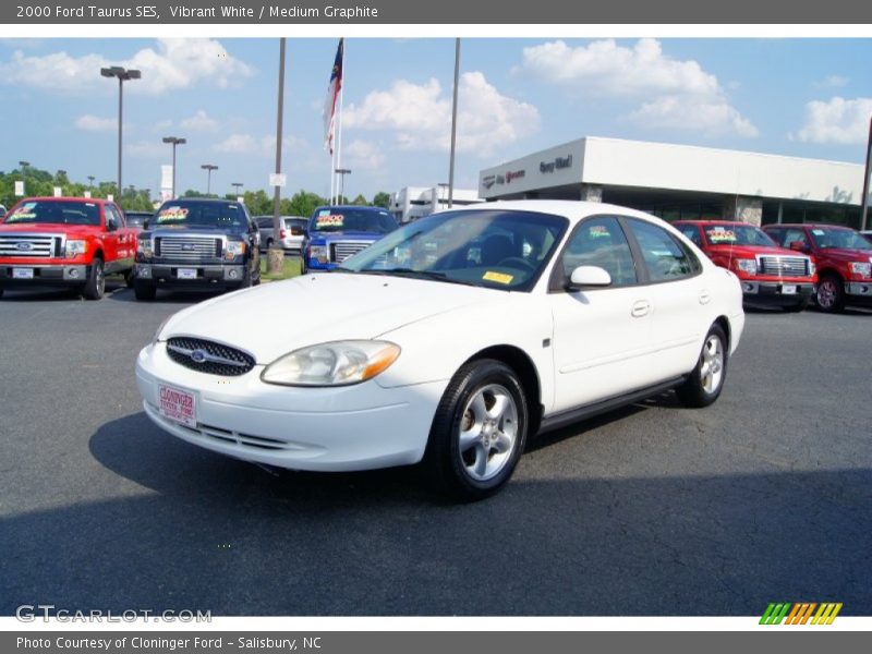 Vibrant White / Medium Graphite 2000 Ford Taurus SES