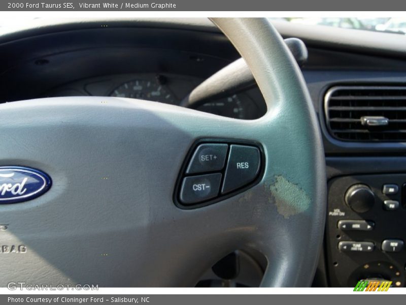 Vibrant White / Medium Graphite 2000 Ford Taurus SES