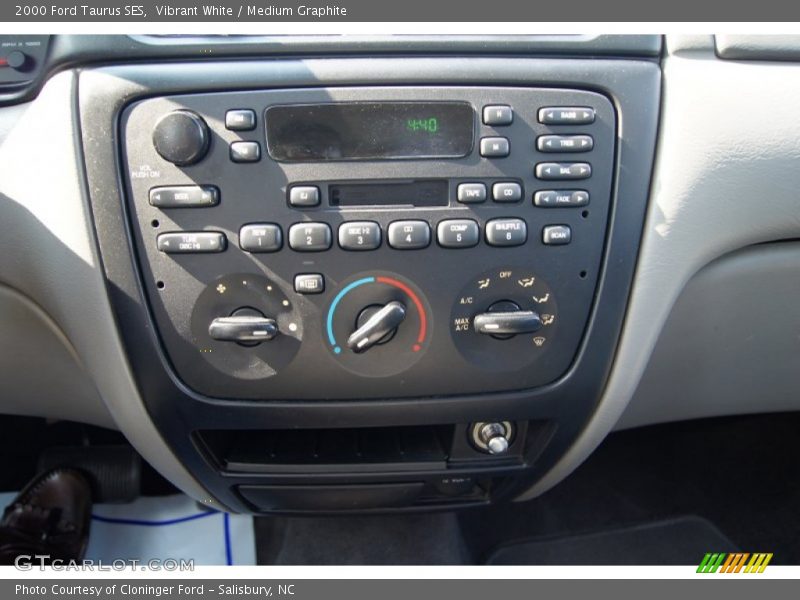 Controls of 2000 Taurus SES