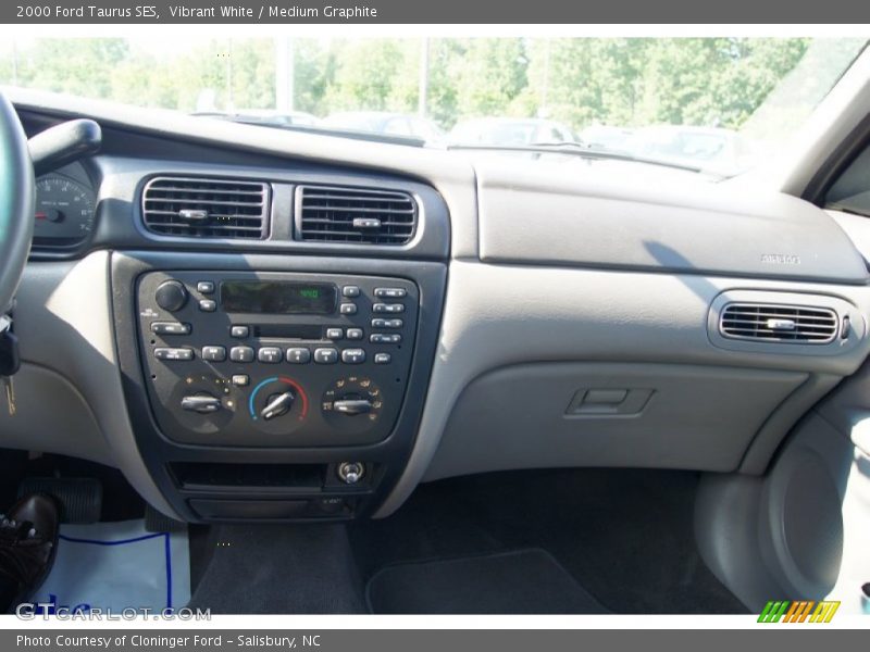 Vibrant White / Medium Graphite 2000 Ford Taurus SES