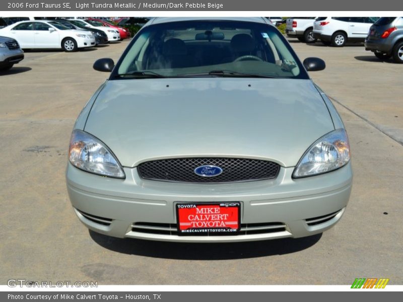 Light Tundra Metallic / Medium/Dark Pebble Beige 2006 Ford Taurus SE
