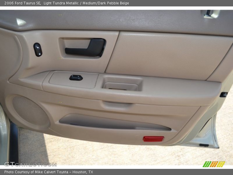 Light Tundra Metallic / Medium/Dark Pebble Beige 2006 Ford Taurus SE