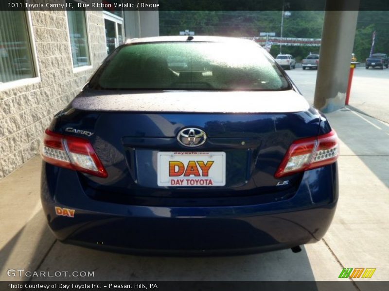 Blue Ribbon Metallic / Bisque 2011 Toyota Camry LE