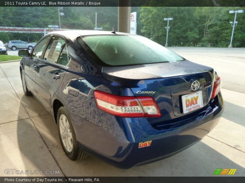 Blue Ribbon Metallic / Bisque 2011 Toyota Camry LE