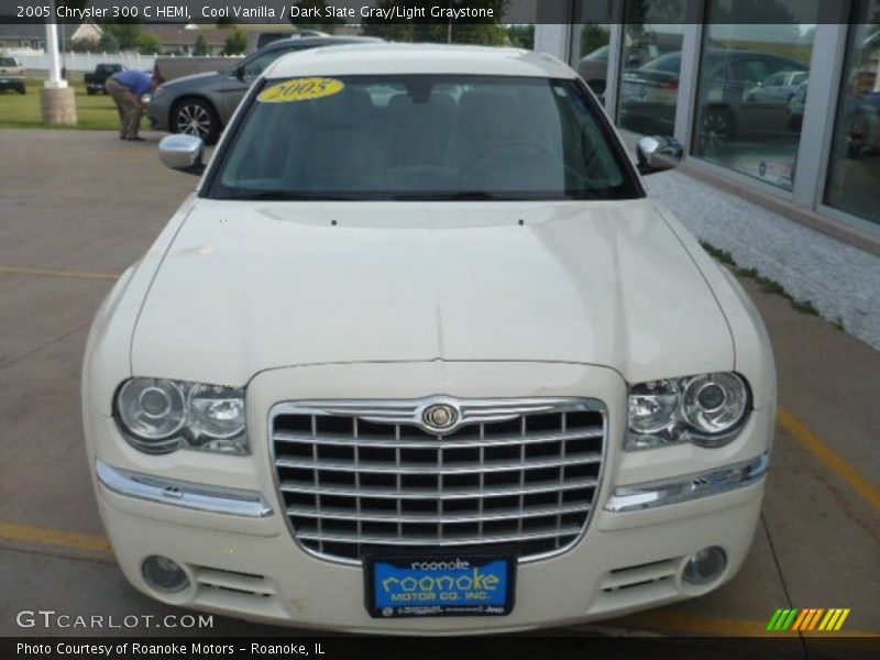 Cool Vanilla / Dark Slate Gray/Light Graystone 2005 Chrysler 300 C HEMI