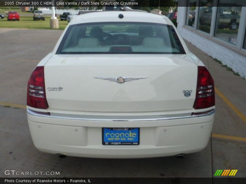 Cool Vanilla / Dark Slate Gray/Light Graystone 2005 Chrysler 300 C HEMI