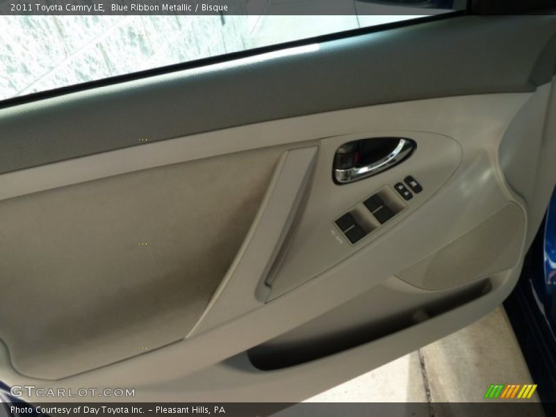 Blue Ribbon Metallic / Bisque 2011 Toyota Camry LE