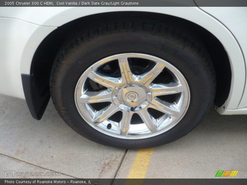 Cool Vanilla / Dark Slate Gray/Light Graystone 2005 Chrysler 300 C HEMI