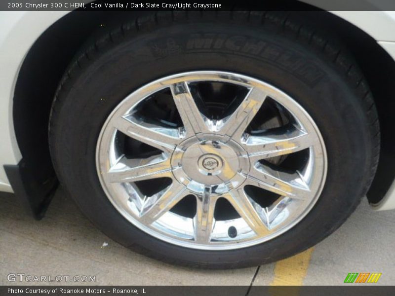 Cool Vanilla / Dark Slate Gray/Light Graystone 2005 Chrysler 300 C HEMI