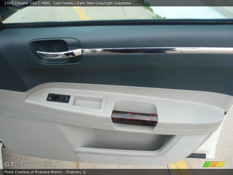 Cool Vanilla / Dark Slate Gray/Light Graystone 2005 Chrysler 300 C HEMI