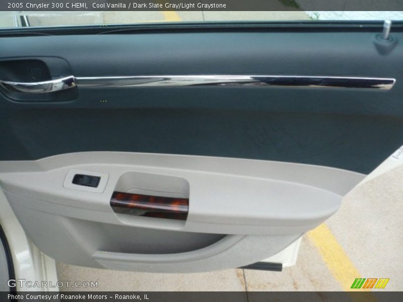 Cool Vanilla / Dark Slate Gray/Light Graystone 2005 Chrysler 300 C HEMI
