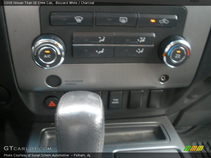 Blizzard White / Charcoal 2008 Nissan Titan SE Crew Cab