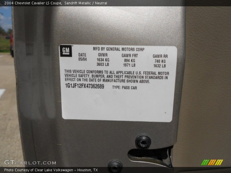 Sandrift Metallic / Neutral 2004 Chevrolet Cavalier LS Coupe