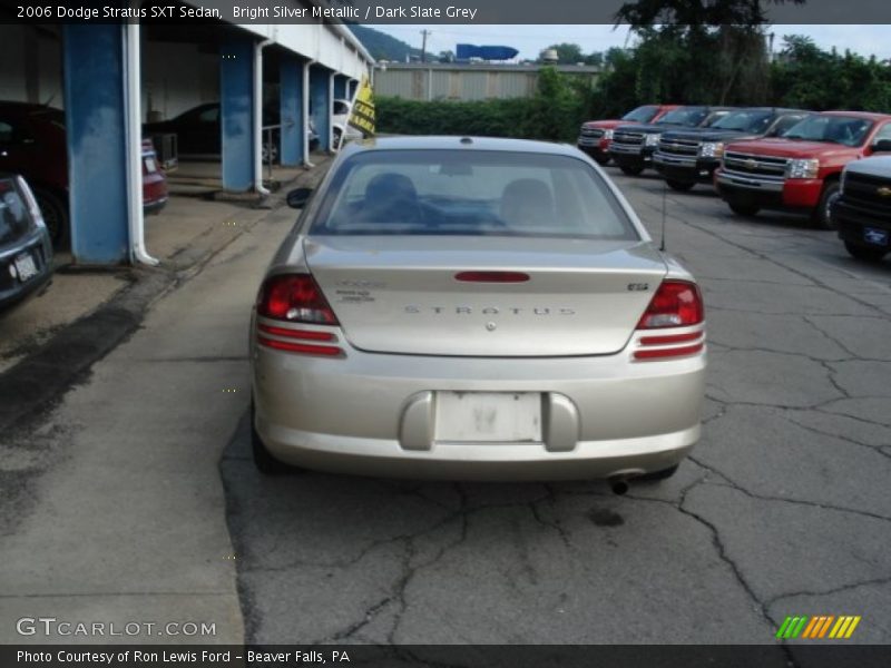 Bright Silver Metallic / Dark Slate Grey 2006 Dodge Stratus SXT Sedan