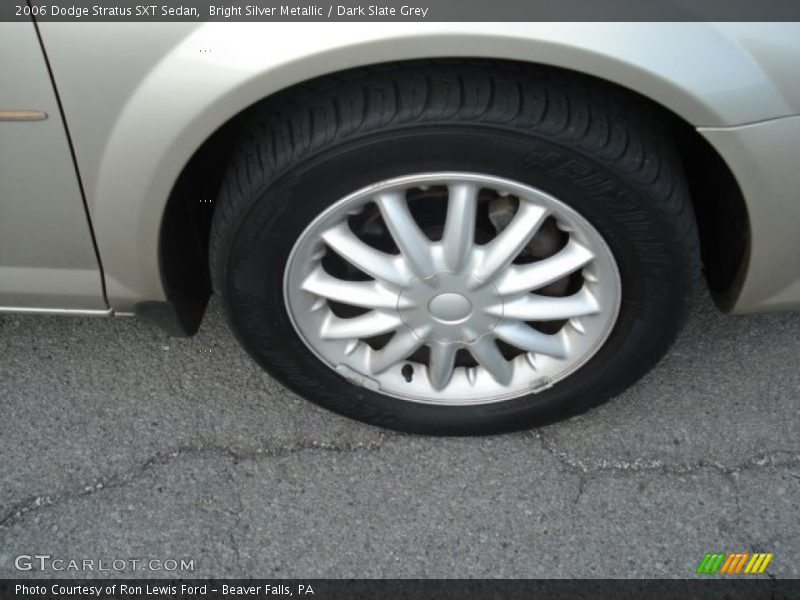 Bright Silver Metallic / Dark Slate Grey 2006 Dodge Stratus SXT Sedan