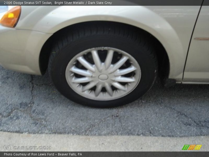 Bright Silver Metallic / Dark Slate Grey 2006 Dodge Stratus SXT Sedan
