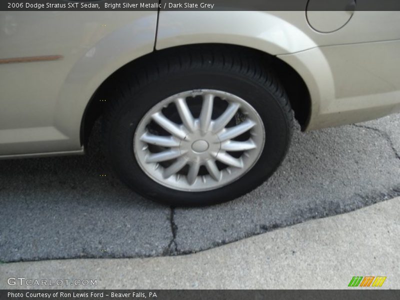 Bright Silver Metallic / Dark Slate Grey 2006 Dodge Stratus SXT Sedan