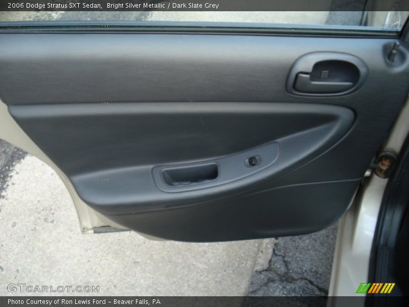 Bright Silver Metallic / Dark Slate Grey 2006 Dodge Stratus SXT Sedan