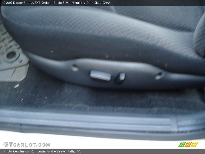 Bright Silver Metallic / Dark Slate Grey 2006 Dodge Stratus SXT Sedan