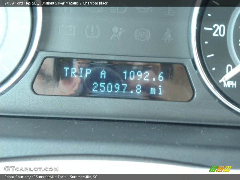 Brilliant Silver Metallic / Charcoal Black 2009 Ford Flex SEL
