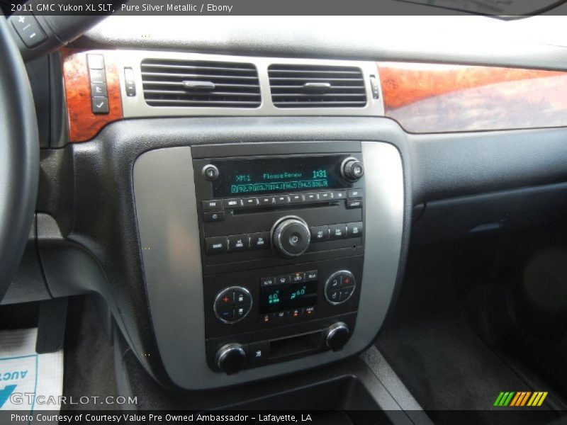 Pure Silver Metallic / Ebony 2011 GMC Yukon XL SLT