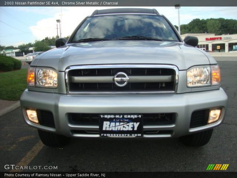 Chrome Silver Metallic / Charcoal 2003 Nissan Pathfinder SE 4x4