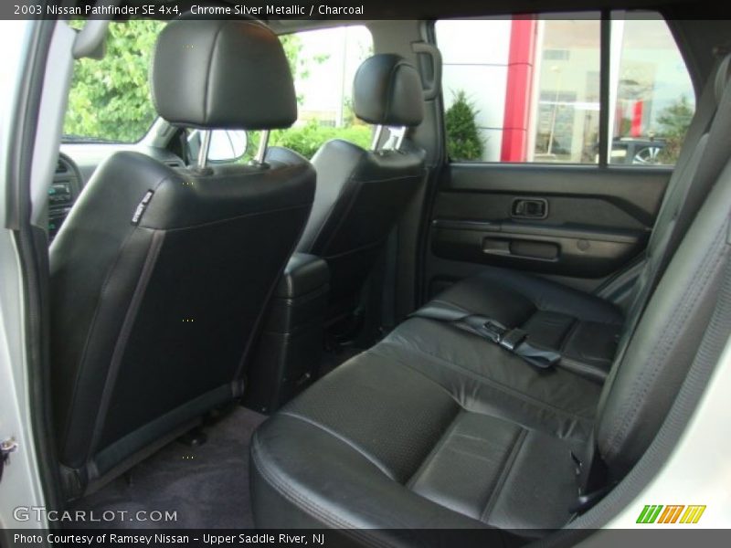 Chrome Silver Metallic / Charcoal 2003 Nissan Pathfinder SE 4x4