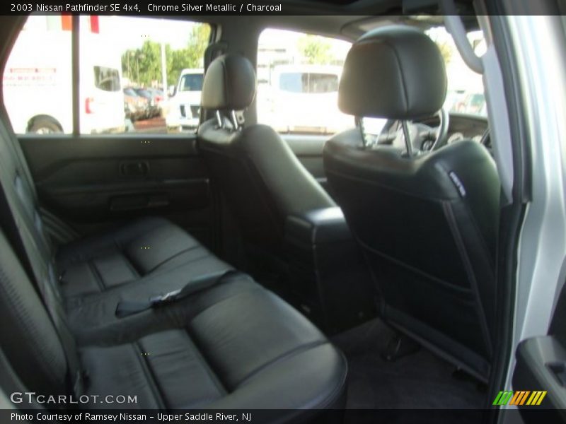Chrome Silver Metallic / Charcoal 2003 Nissan Pathfinder SE 4x4