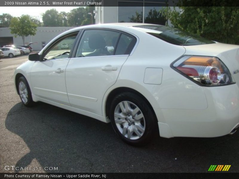 Winter Frost Pearl / Charcoal 2009 Nissan Altima 2.5 S