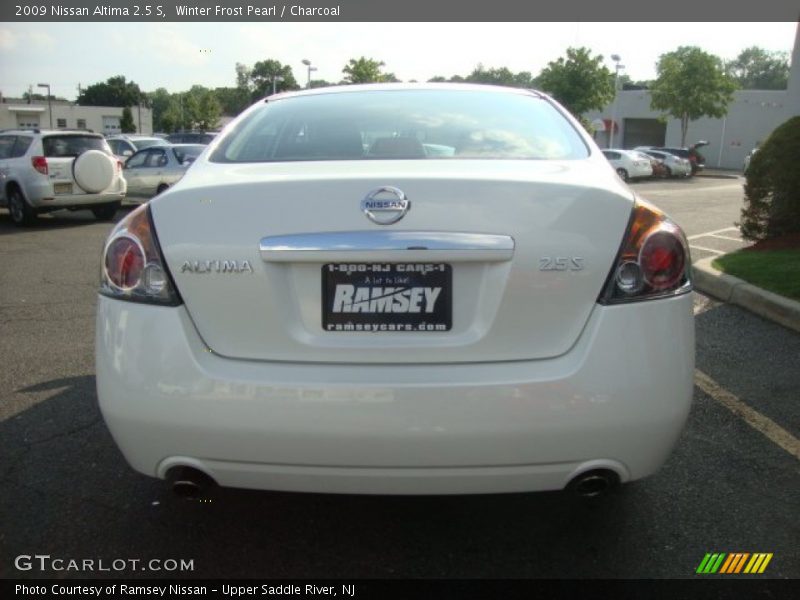 Winter Frost Pearl / Charcoal 2009 Nissan Altima 2.5 S