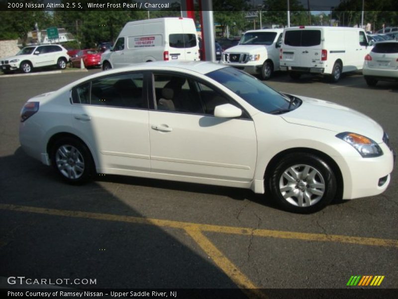 Winter Frost Pearl / Charcoal 2009 Nissan Altima 2.5 S