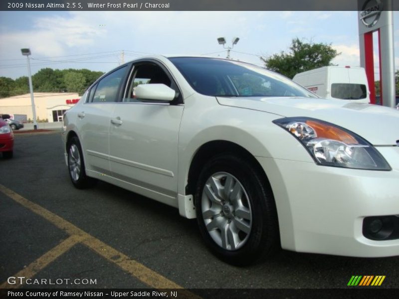 Winter Frost Pearl / Charcoal 2009 Nissan Altima 2.5 S