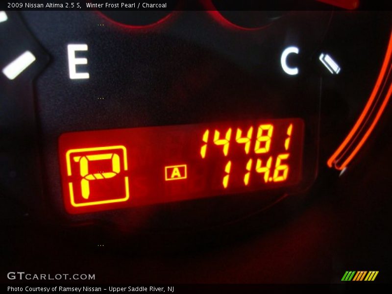 Winter Frost Pearl / Charcoal 2009 Nissan Altima 2.5 S