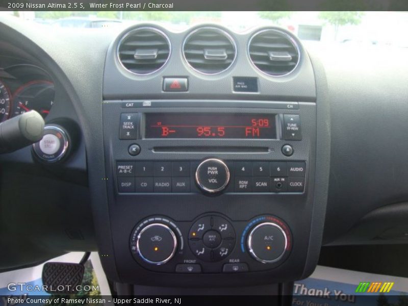 Winter Frost Pearl / Charcoal 2009 Nissan Altima 2.5 S