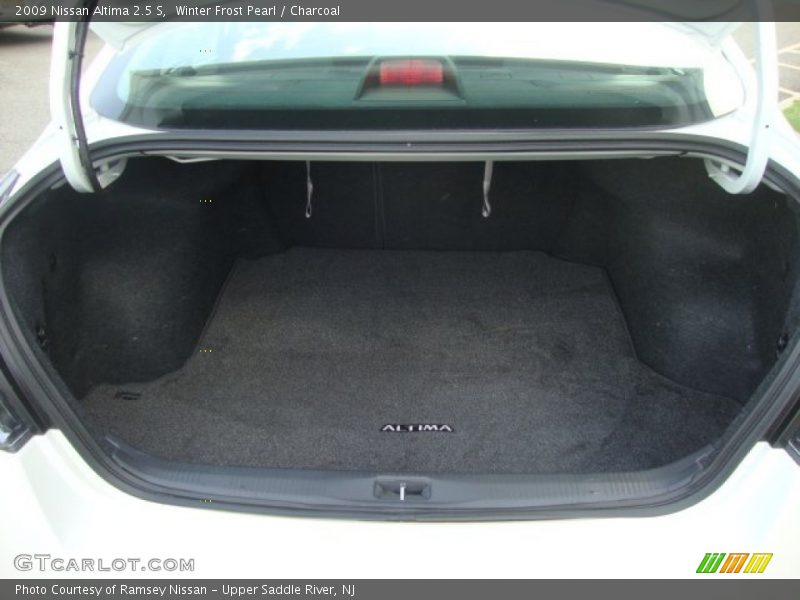 Winter Frost Pearl / Charcoal 2009 Nissan Altima 2.5 S